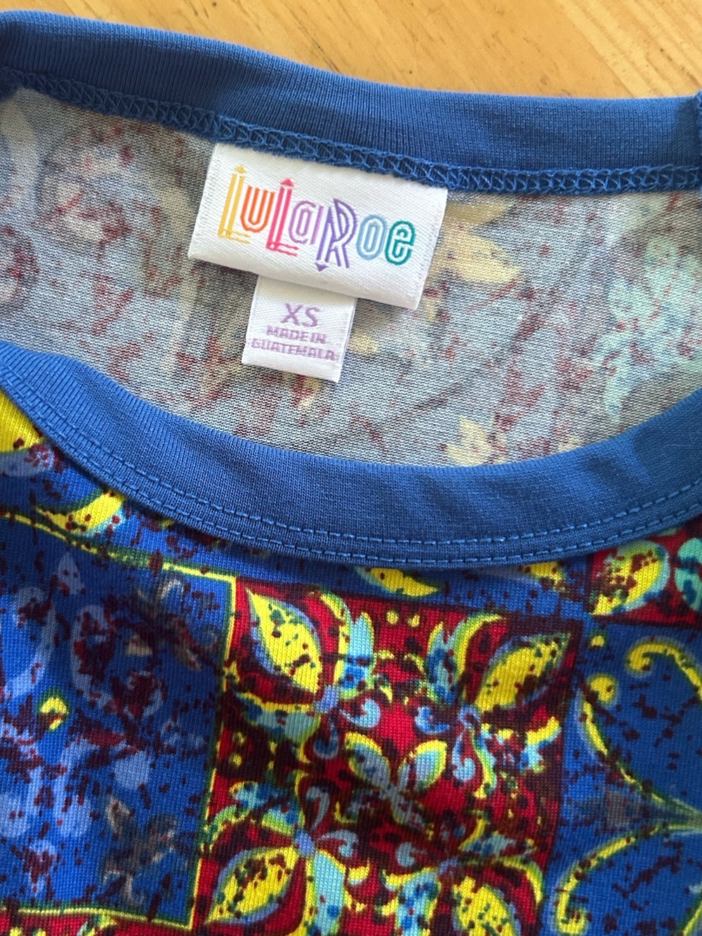 LuLaRoe Randy Women's T-Shirt XS Blue Multicolor Geometric 3/4 Raglan Tee - Picture 3 of 5
